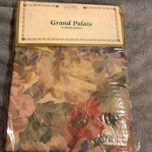 Grand Palais large table cloth